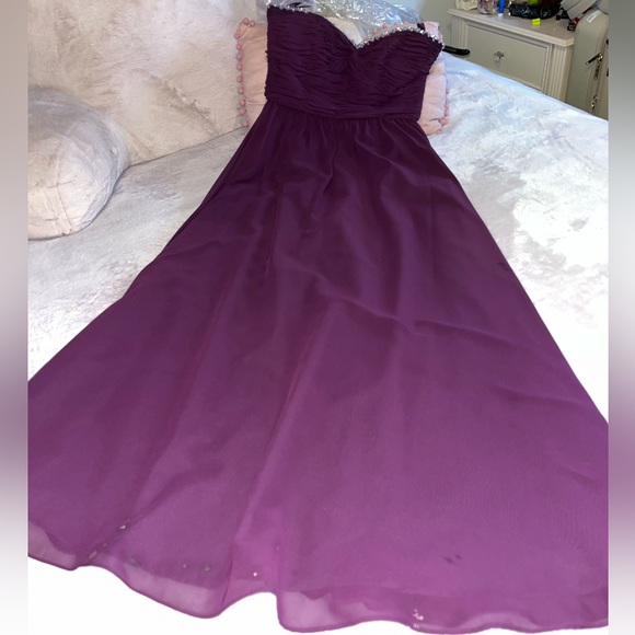 Beautiful wedding guest dress. Used it for a wedding - Picture 3 of 6